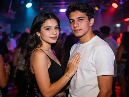 Streamer peruano niega infidelidad tras imágenes en discoteca de Miraflores Agencia La Provincia