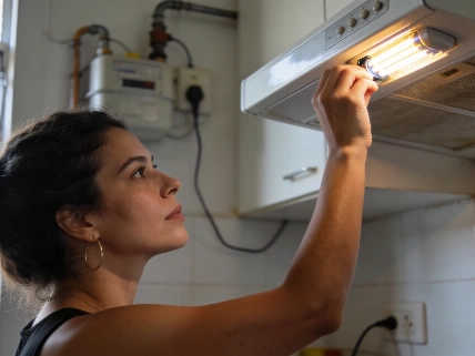 Aneel fija bandera verde y elimina el recargo en la luz Agencia La Provincia
