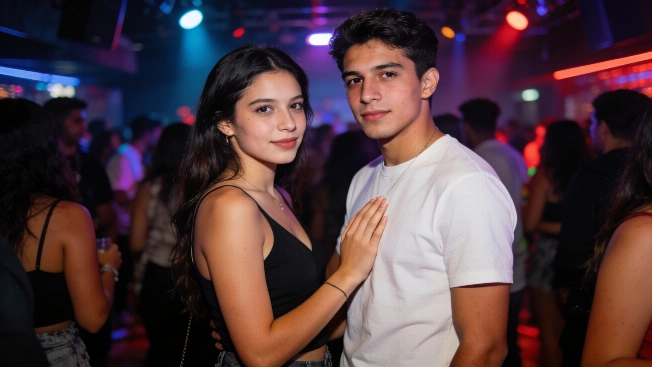 Streamer peruano niega infidelidad tras imágenes en discoteca de Miraflores Agencia La Provincia