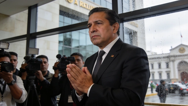 El ministro Elmer Cuba pidió disculpas tras sus dichos sobre inundaciones en Lima Agencia La Provincia