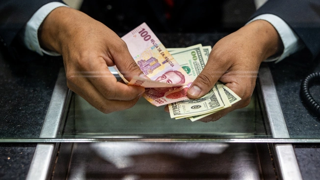 El dólar cerró en 3,3710 soles en Perú según el Banco Central Agencia La Provincia